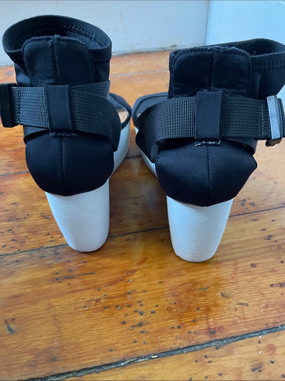 Platform Sandals - Picture 6 of 8